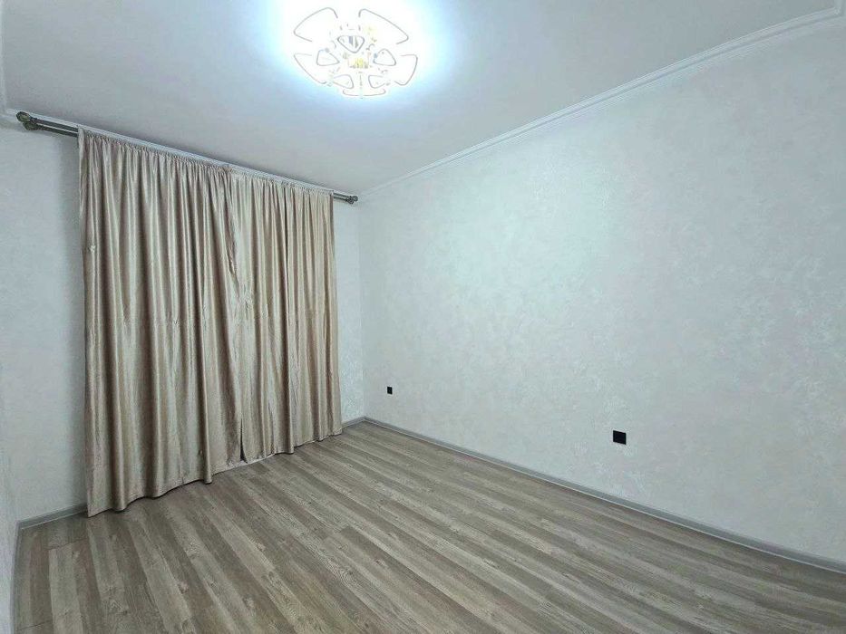 корасувда 1 каватда 3 хоналик квартира сотилади