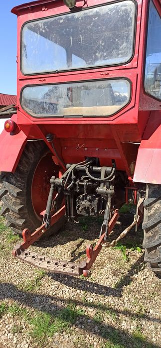 Tractor 650 cu disc și plug