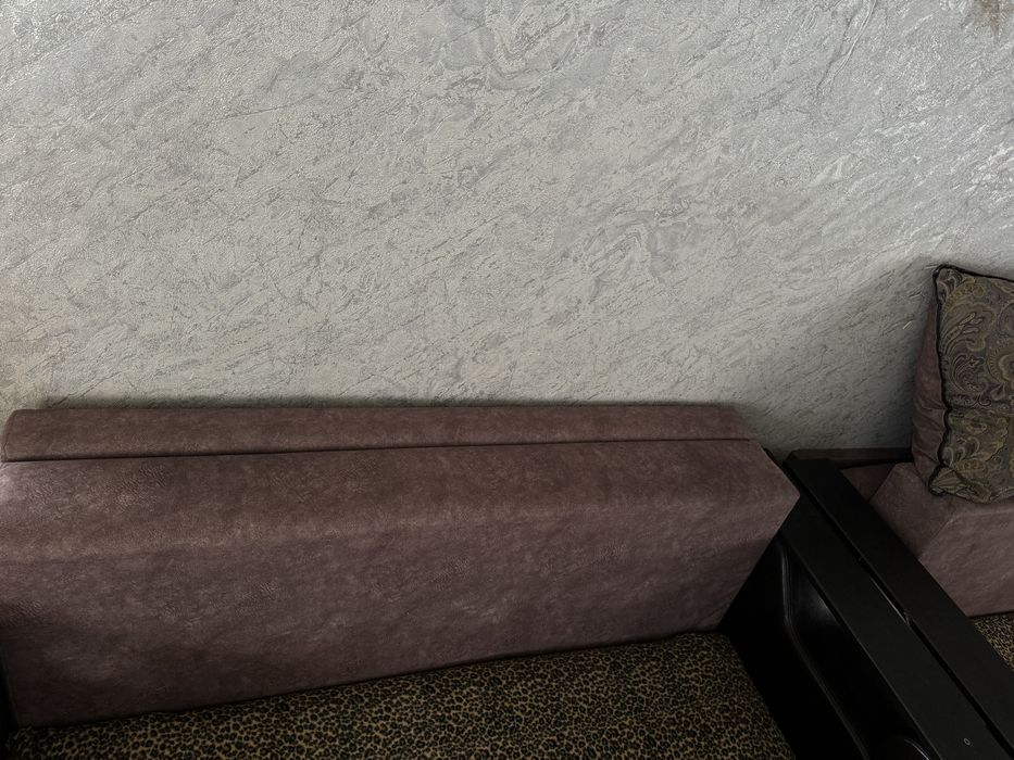 Продам  диван.