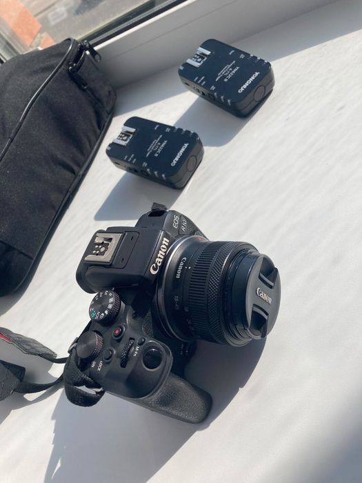 Фотоаппарат, штатив и свет