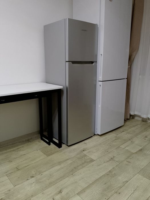 Холодильник Leadbros