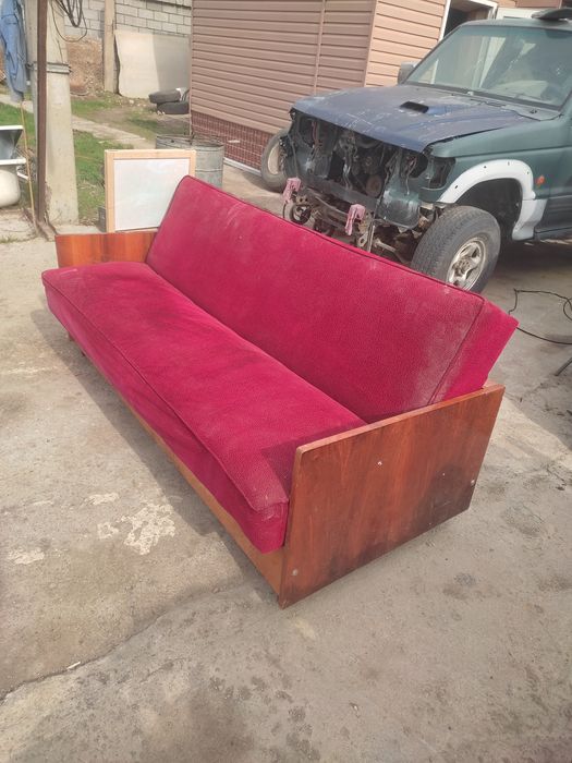 Продам диван. Раскладывается