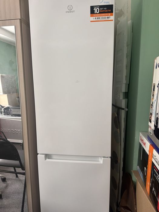 Холодильник Indesit