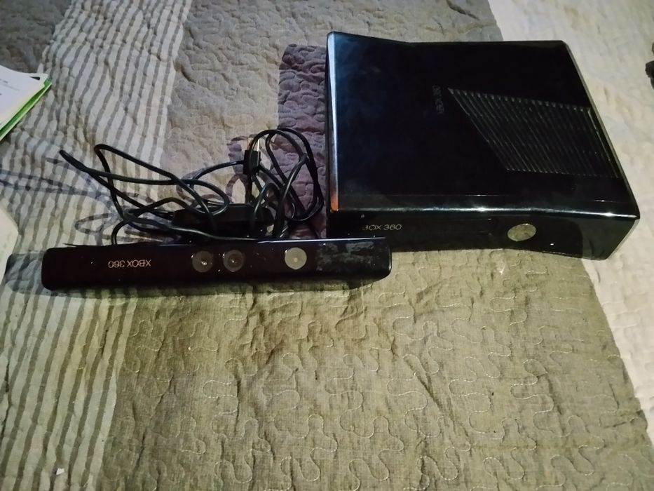Vând ixbox 360 prefect funcțional