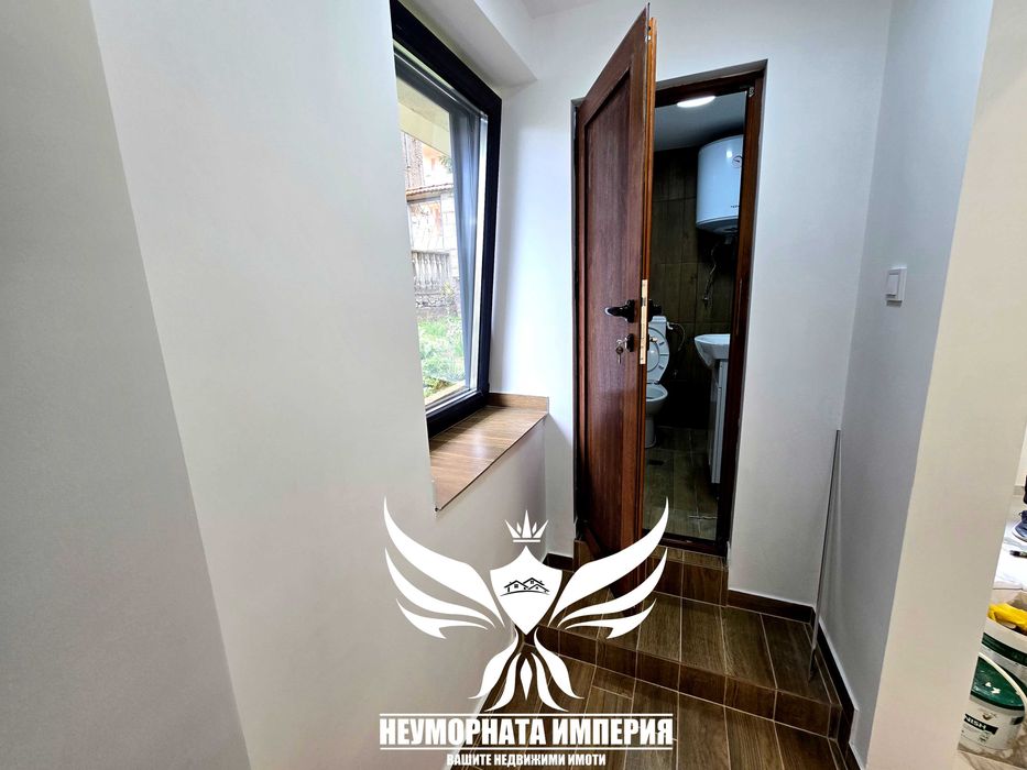 Продавам двустаен апартамент 40кв.м. на партер с гараж 20кв.м. в Асеновград кв.Изток