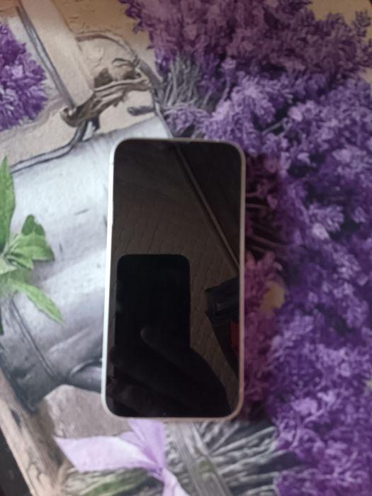 Продам айфон 14 на 256г