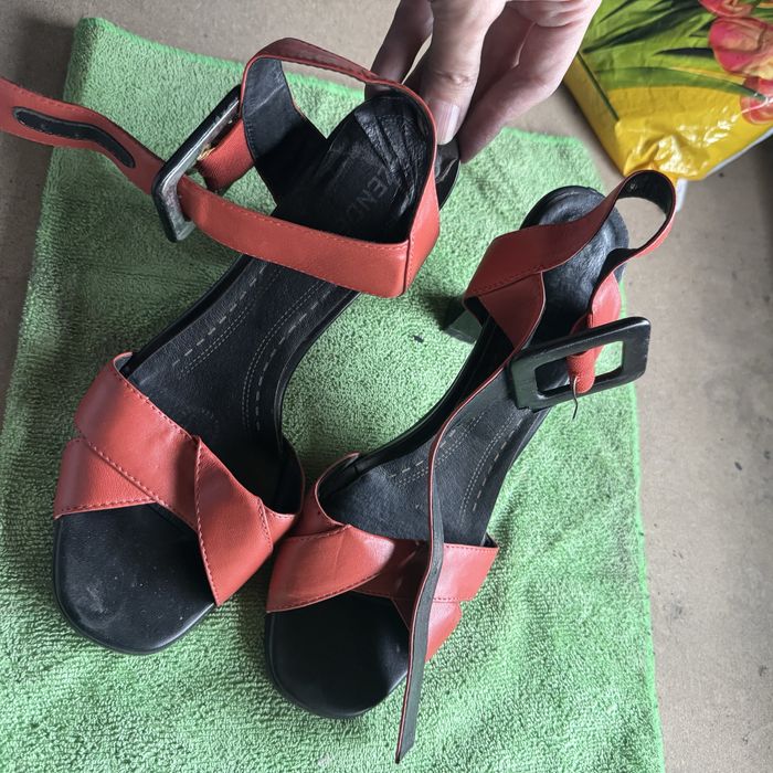 Продам туфли женские