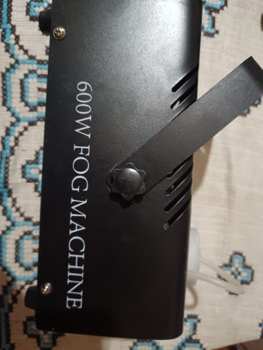 Vând proiector par led plus mașină fum