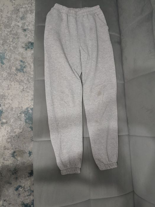 Спортивные серые штаны