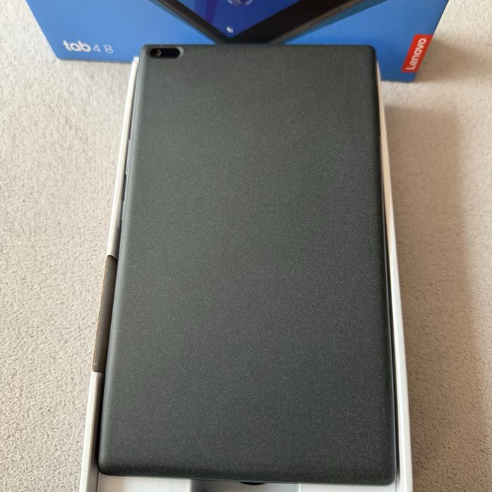 Таблет Lenovo tab 4 8”