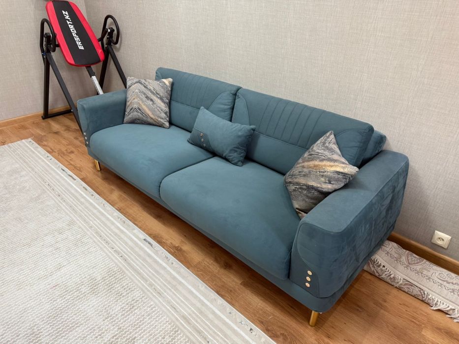 Продам красивый диван.