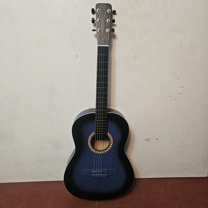 Gitara yangi holatda