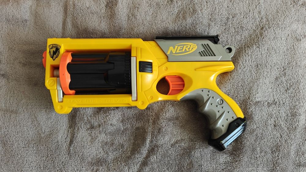 Pistol Nerf Six-Shooter