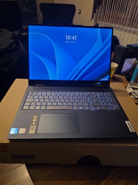 Lenovo IdeaPad 5 2-in-1 16IRU9 – 16" тъчскрийн, трансформиращ се лаптоп