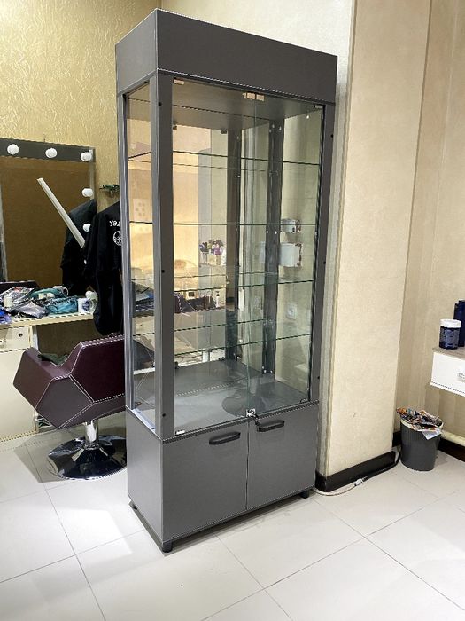 Витрина для салон красоты