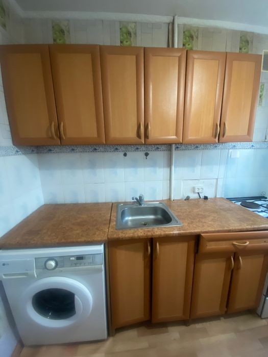 Продам двери, шкафы, прихожая
