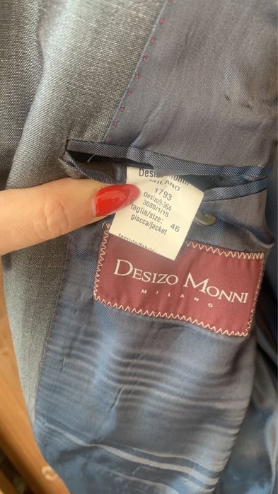 Продавам мъжки абитуриентски костюм