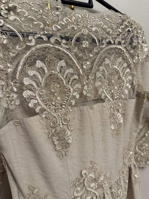 Продам Платье Lichi в отличном состоянии