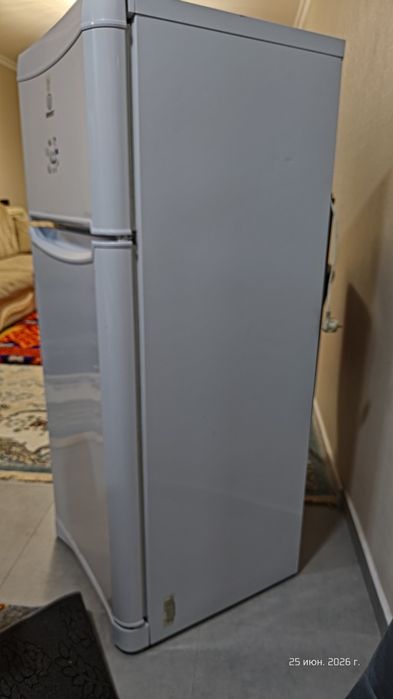 Холодильник INDESIT
