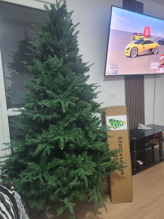 Новогодние елки 210,180см