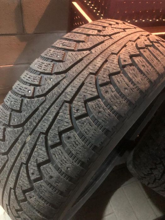 Продам шипованную резину