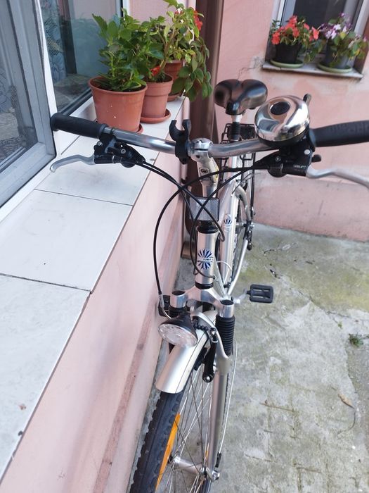Vând bicicleta nemțească.