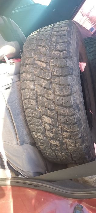 Продам  шины 235×75 r15