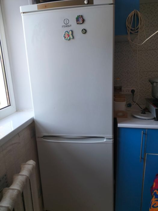 Продам холодильник