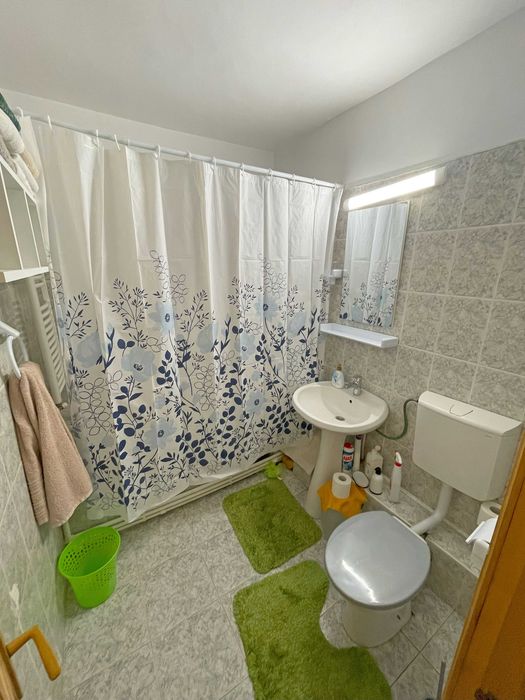 Apartament 3 camere Primăverii Capat 1 Botosani zona linistita