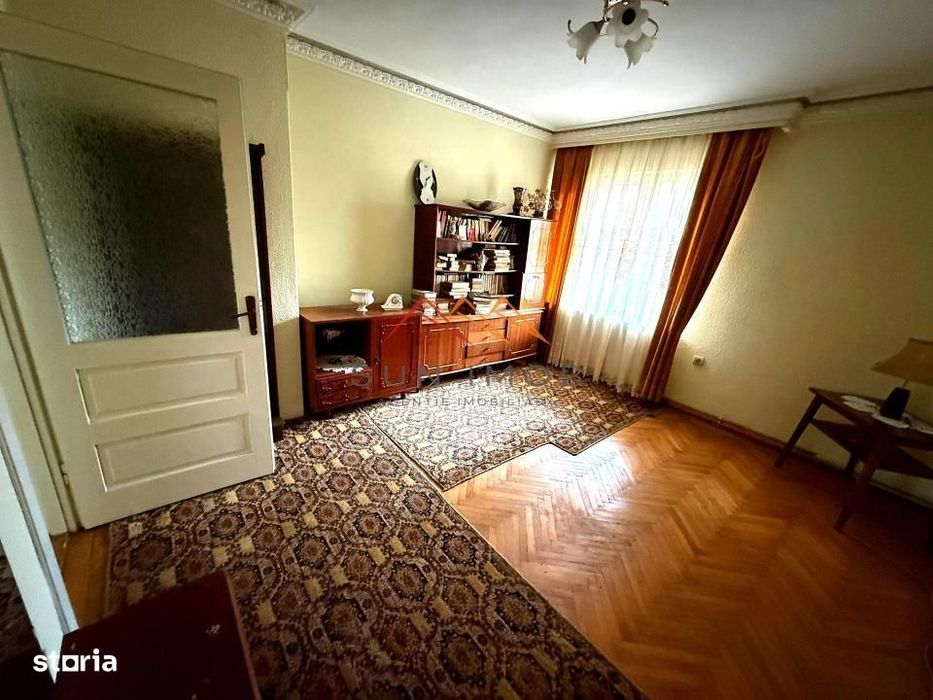 Vila 7 camere, an 1984, garaj, terasa, teren 604 m2, Poiana Campina,PH