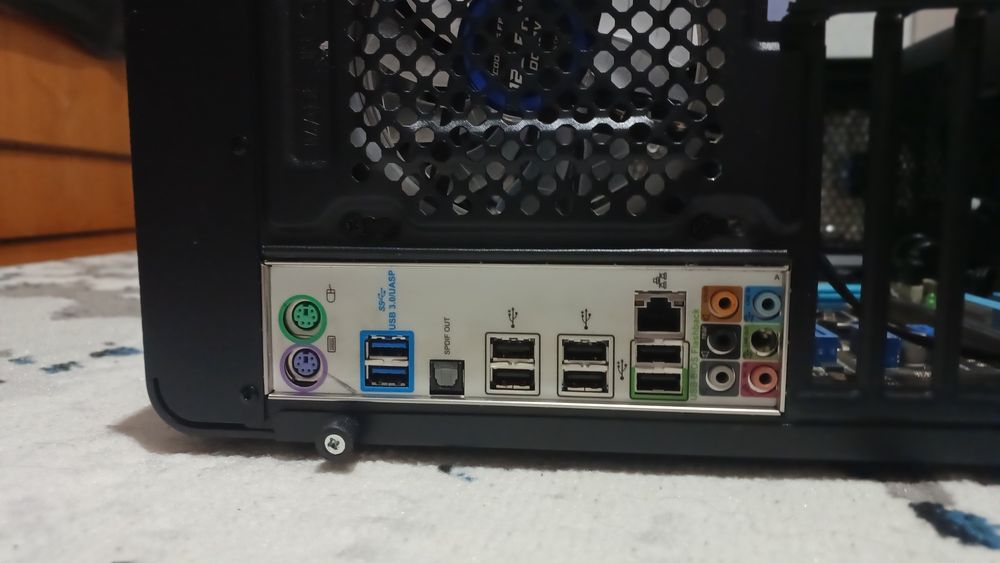 Материнская плата