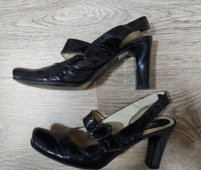 Pantofi/sandale retro, stil anii 20 60, piele lacuita, marime 37,