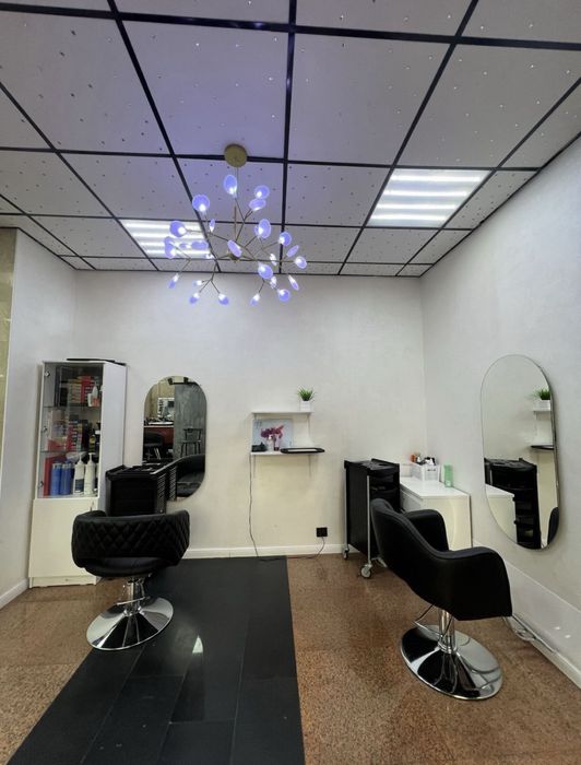 Сдается два парикмахерских кресла в аренду