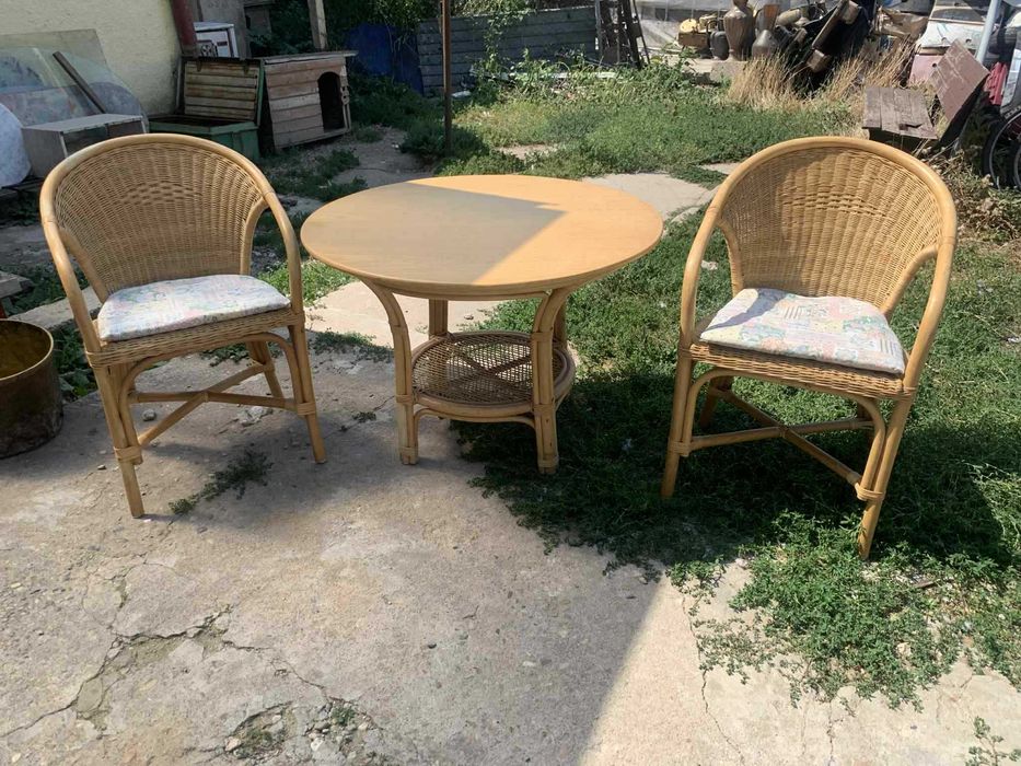 Set de gradina din ratan masa cu doua scaunr