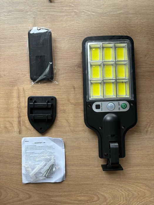 Lampă solară stradală LED cu senzor de mișcare – Super Bright,