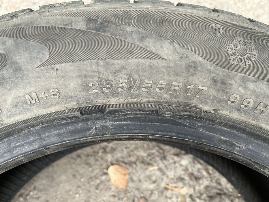 Продам зимние шипованные шины