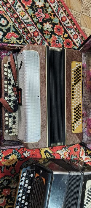 Продам баяны музыклаьный