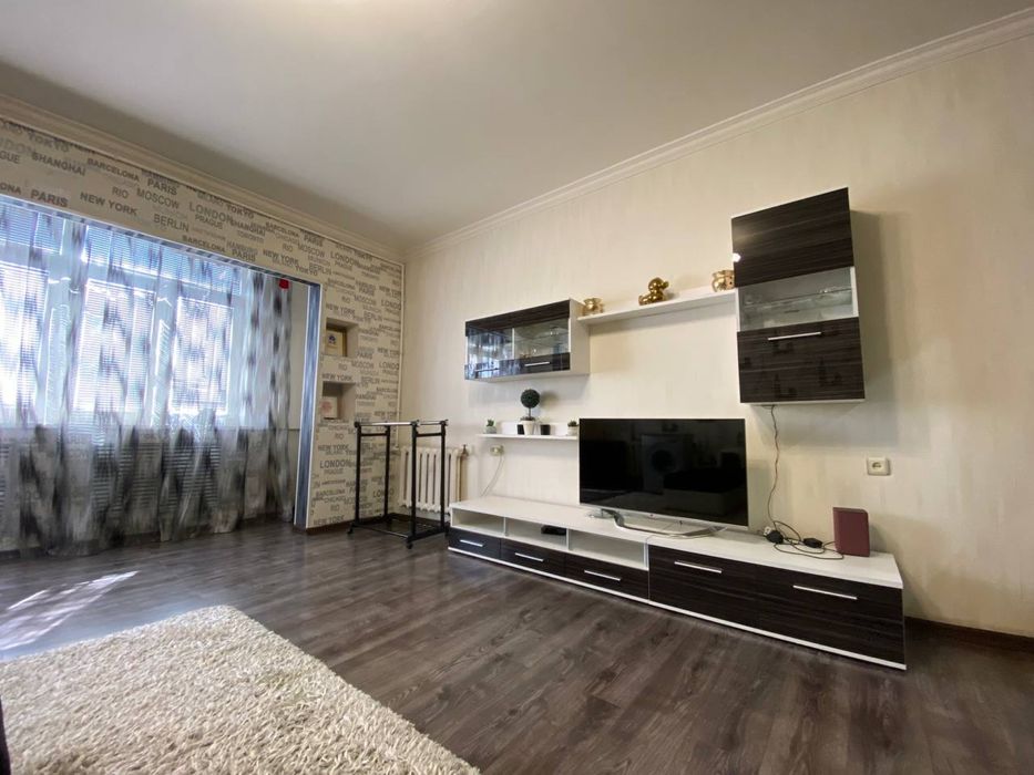 Продажа Метро Ойбек 2/9/9 отдельный  вход