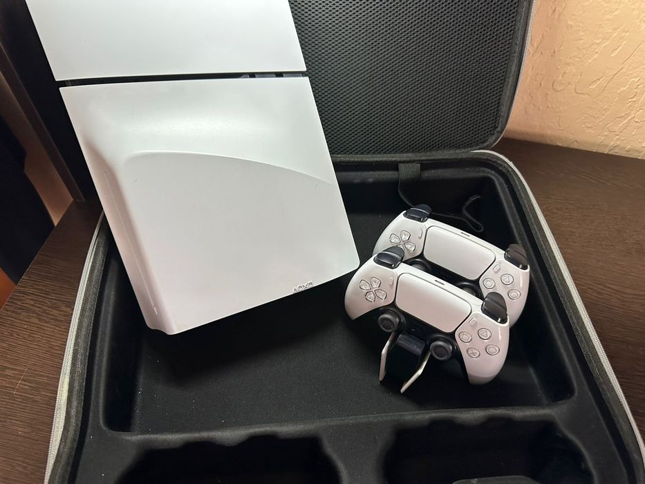 PlayStation 5 Slim , на 1 Тб памяти