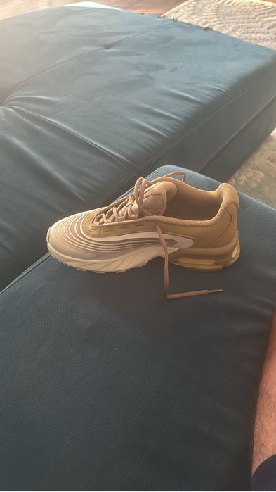 Vand adidasi nike