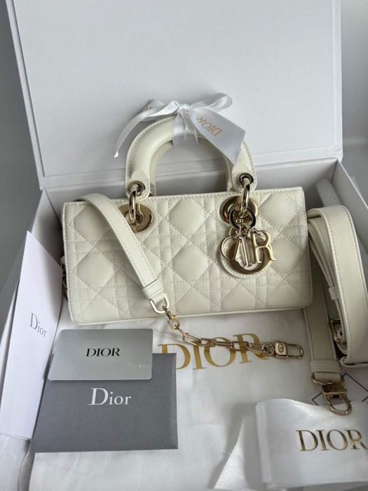 Четири различни чанти Dior бели и черни-продават се отделно