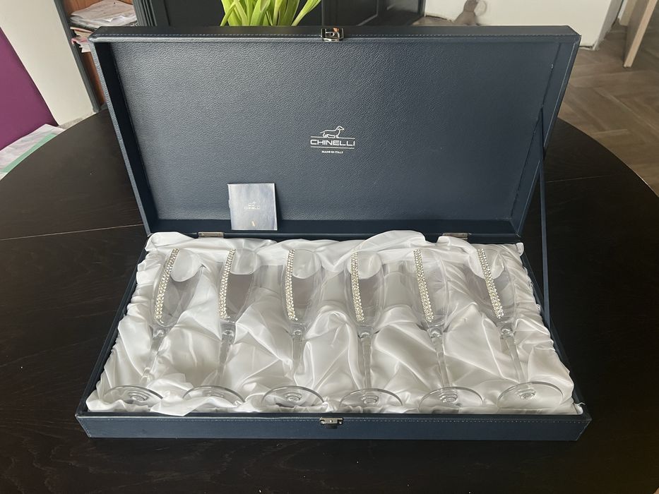 Сервиз за пенливо вино