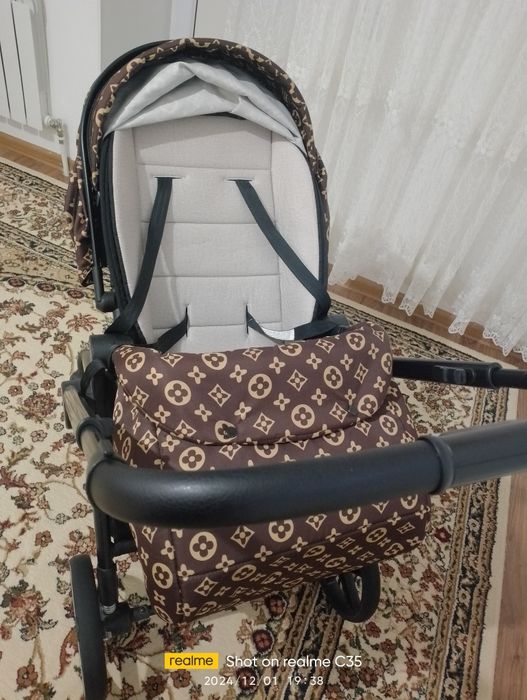 Продам коляску срочно