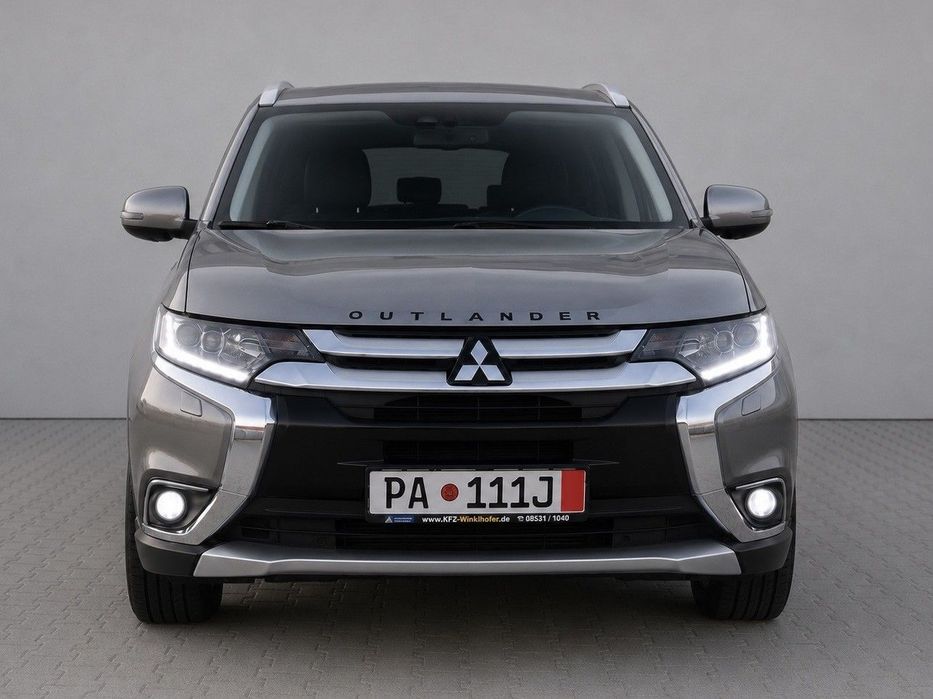 Mitsubishi Outlander 2018-New Model-4x4-Automat-Camera 360-Navi-CarPlay-Bi LED