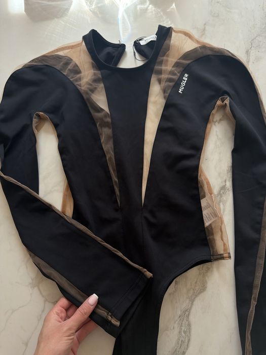 Боди Mugler      .