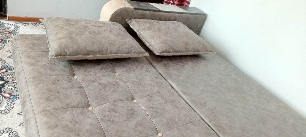 Диван-,двухспальная кровать