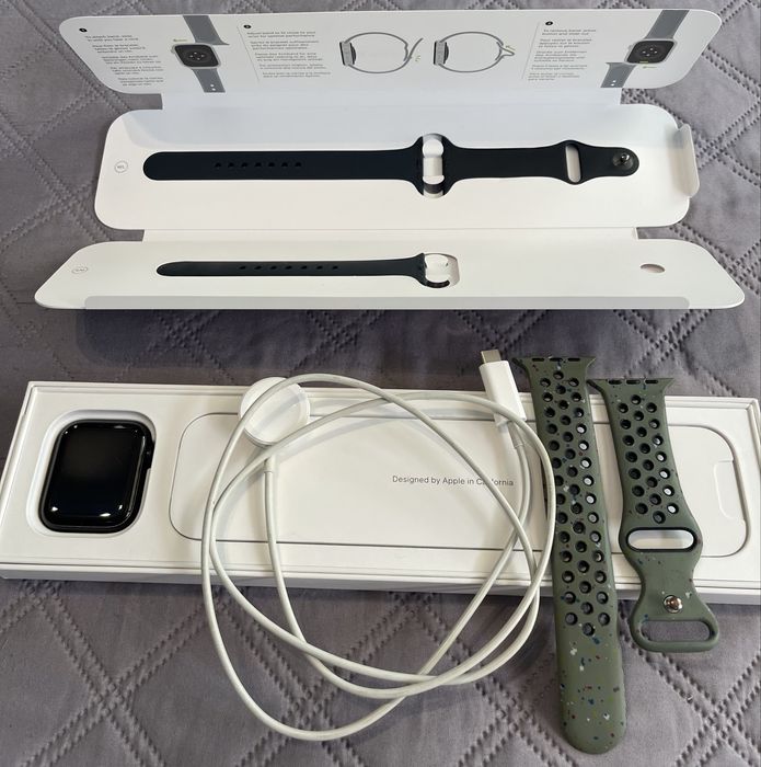 Apple Watch SE 2 (Gen 2) 44mm GPS Midnight | Пълен комплект + Подарък каишка