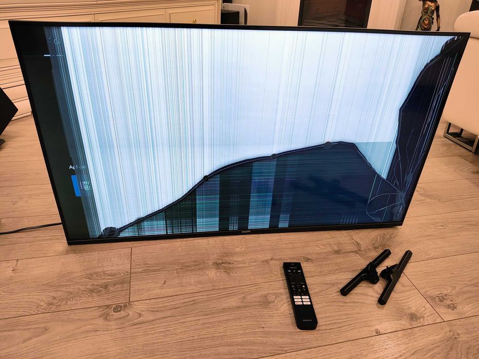 Televizor functional LED Smart PHILIPS , Ultra HD 4K, 108cm, ecran fisurat