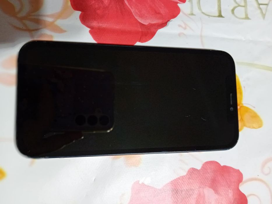 Айфон 12 в добро съснояние