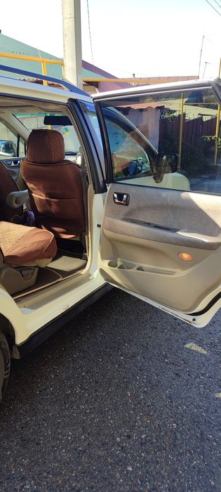 Продам Mitsubishi Chariot Grandis